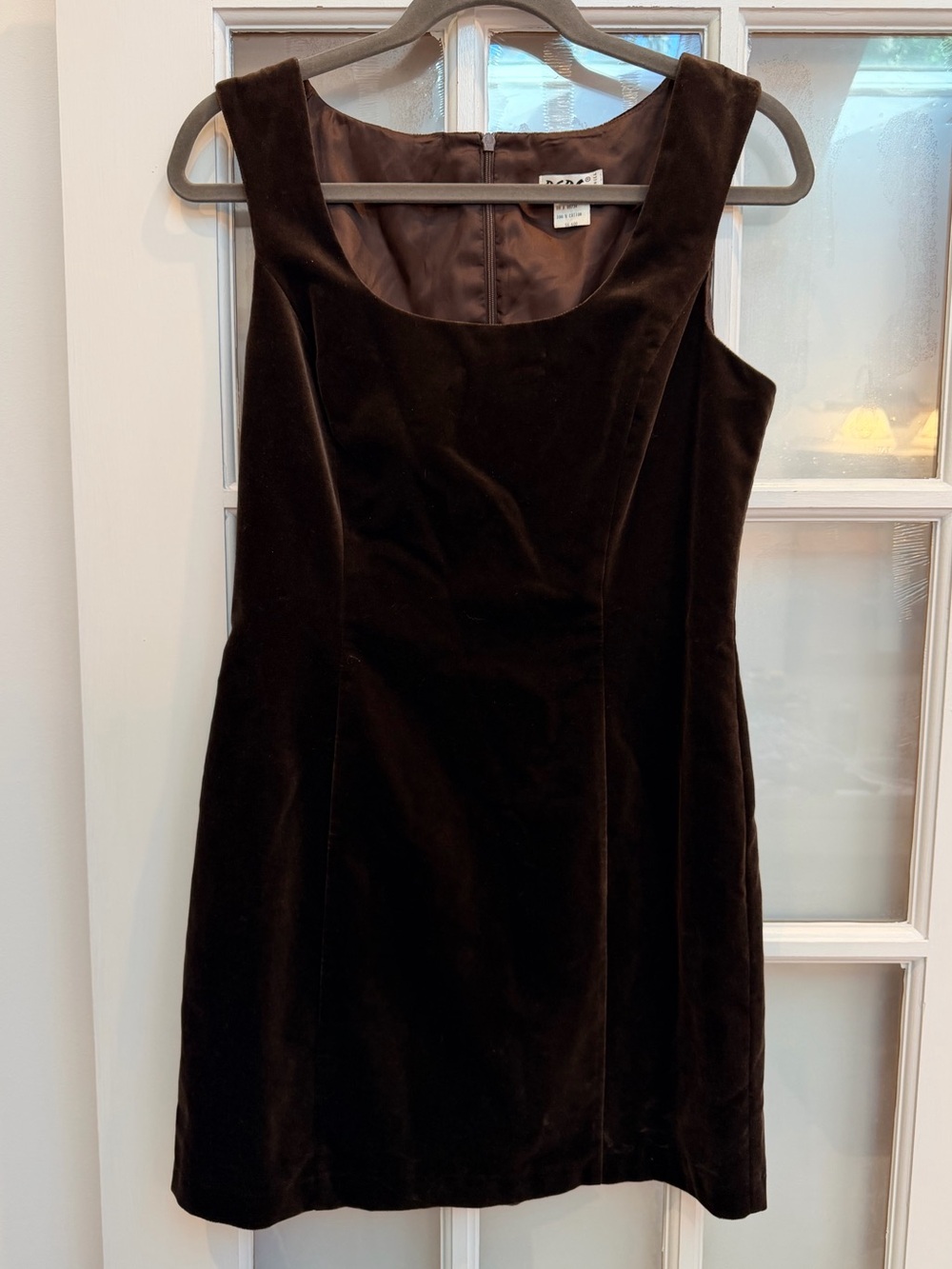 Vintage BCBG Paris 90’s Brown Chic Velvet Sleeveless Scoop Neck Dress Size 6